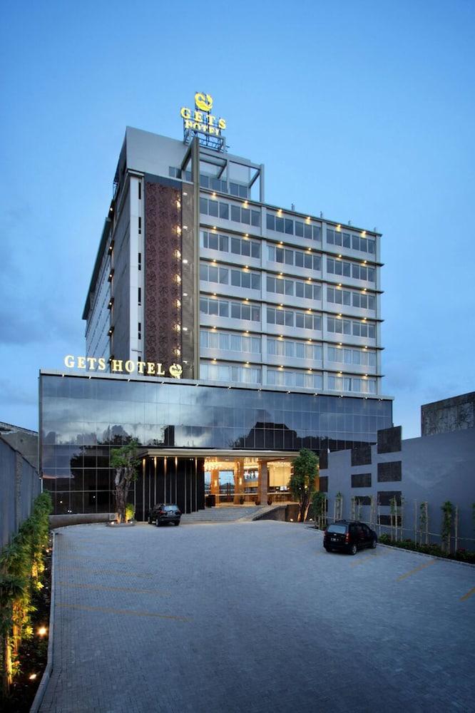 Gets Hotel Semarang Exterior photo