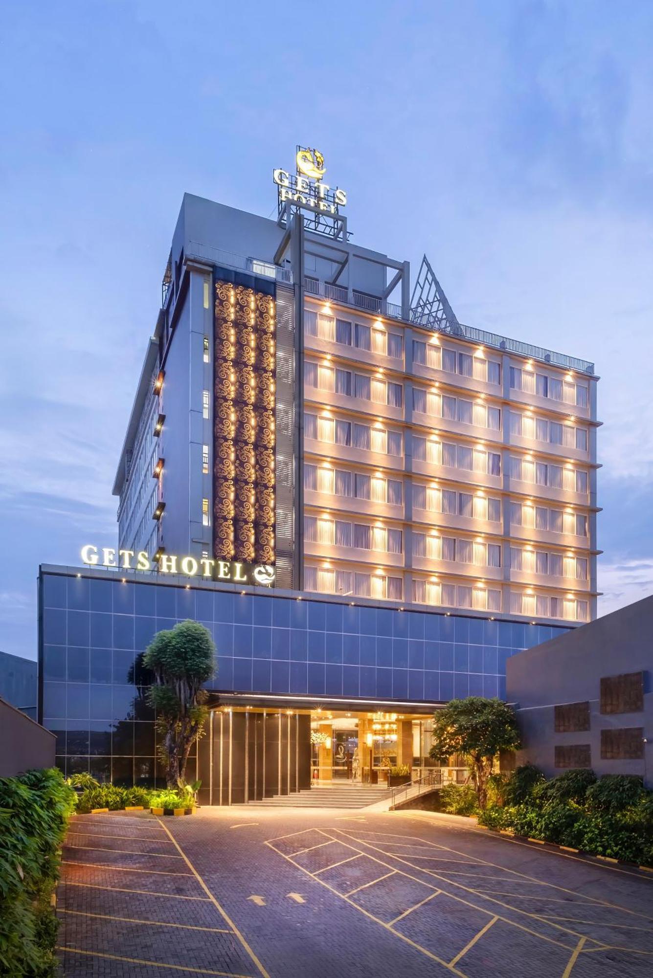 Gets Hotel Semarang Exterior photo