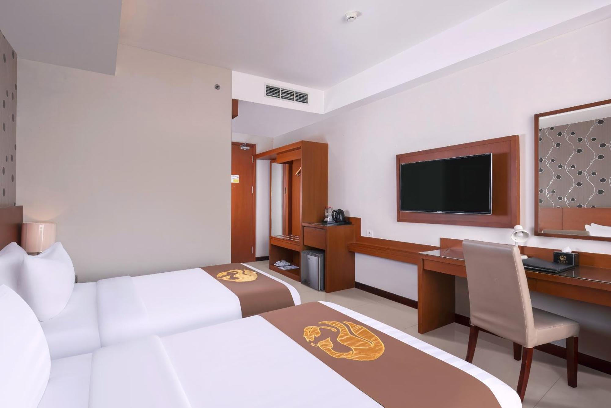 Gets Hotel Semarang Exterior photo